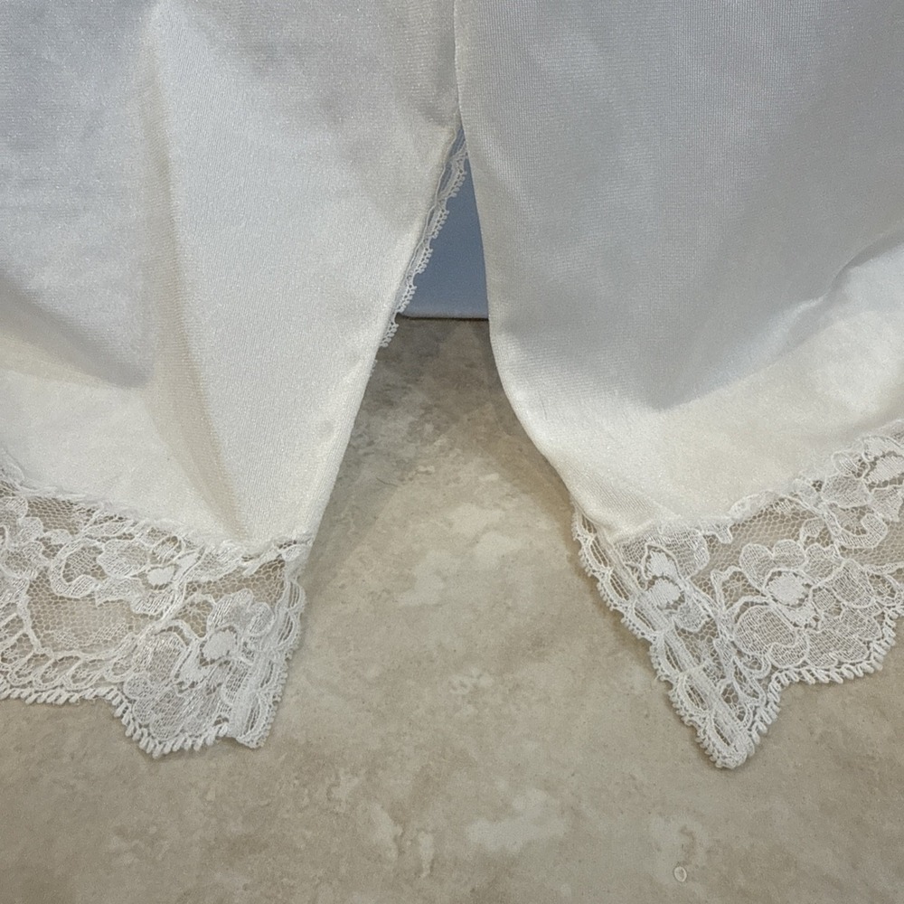 VTG JC Penney Sz 32 White Lace Trim Satin Nightgown Slip Dress Short 100% Antron - Picture 4 of 9
